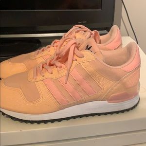 Addis’s pink sneakers